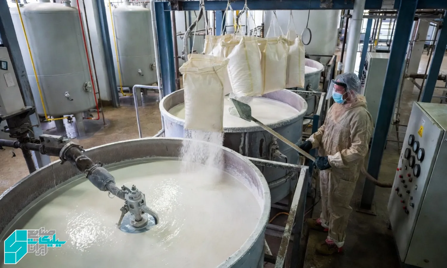 تفاوت سیلیکات سدیم جامد دانه‌ای و پودری در سایر صنایع